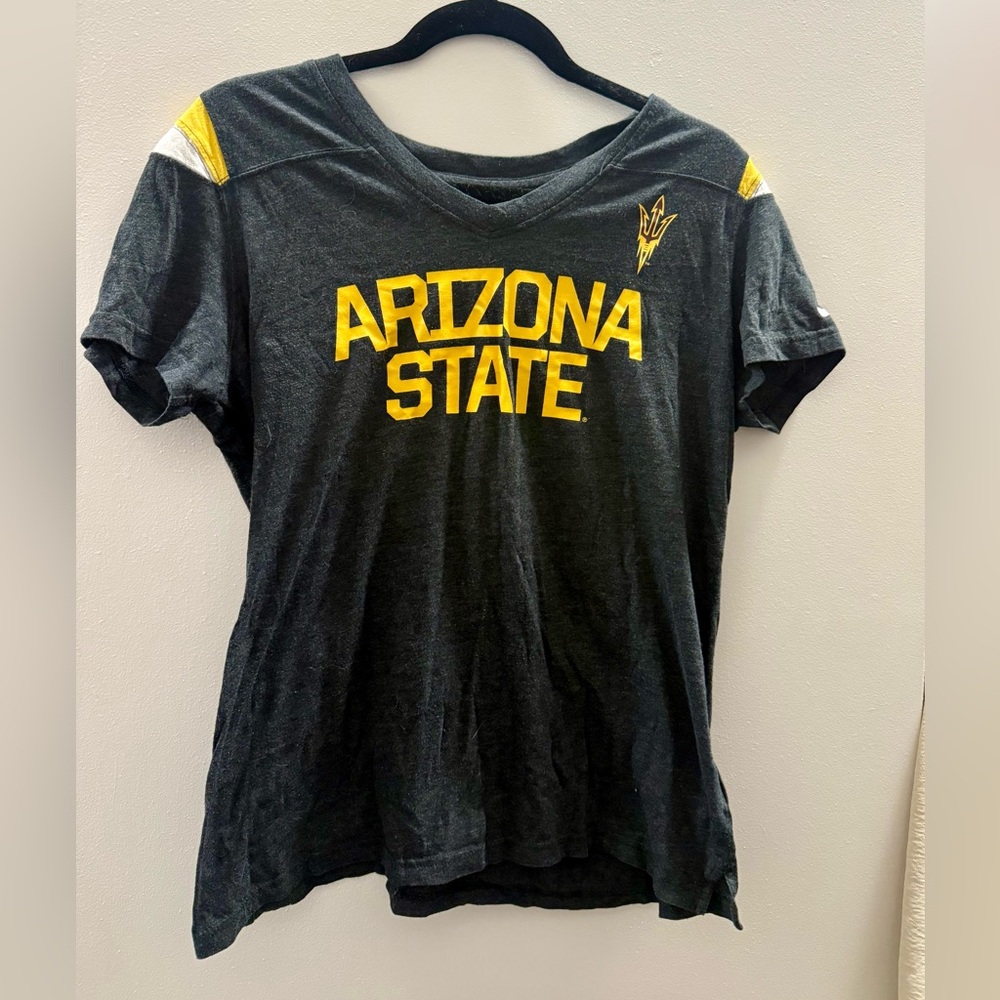 FINAL PRICE - Size XL Womens Nike Tshirt🌵
